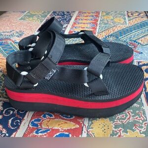 Teva Flatform Universal Platform Sandal Size 6